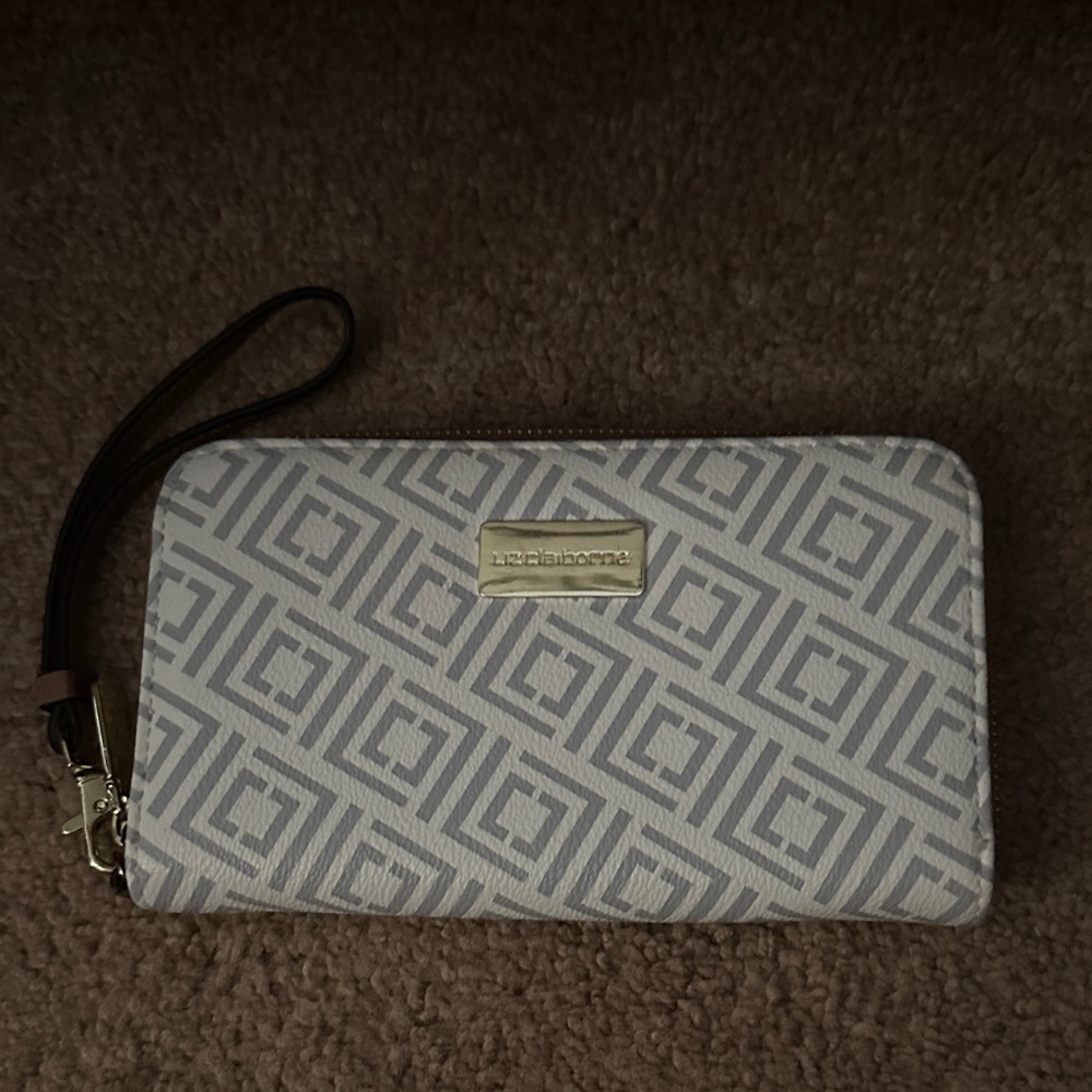 Liz, Cleburne, Gray and White Geometric Wallet